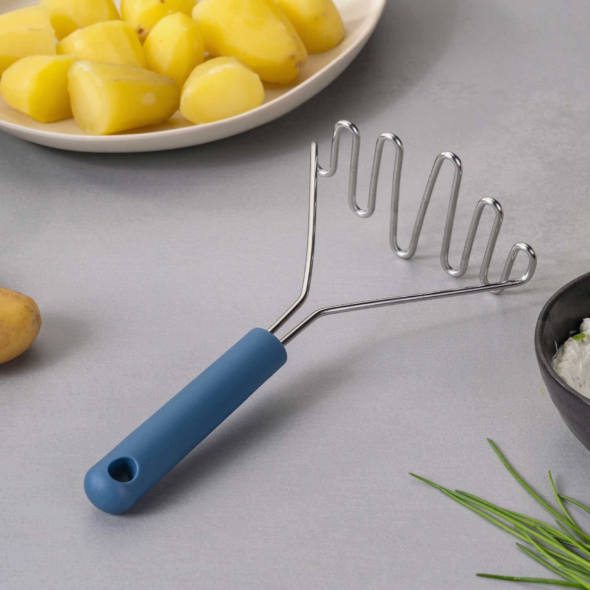 Tłuczek do ziemniaków Essential – komfort w gotowaniu