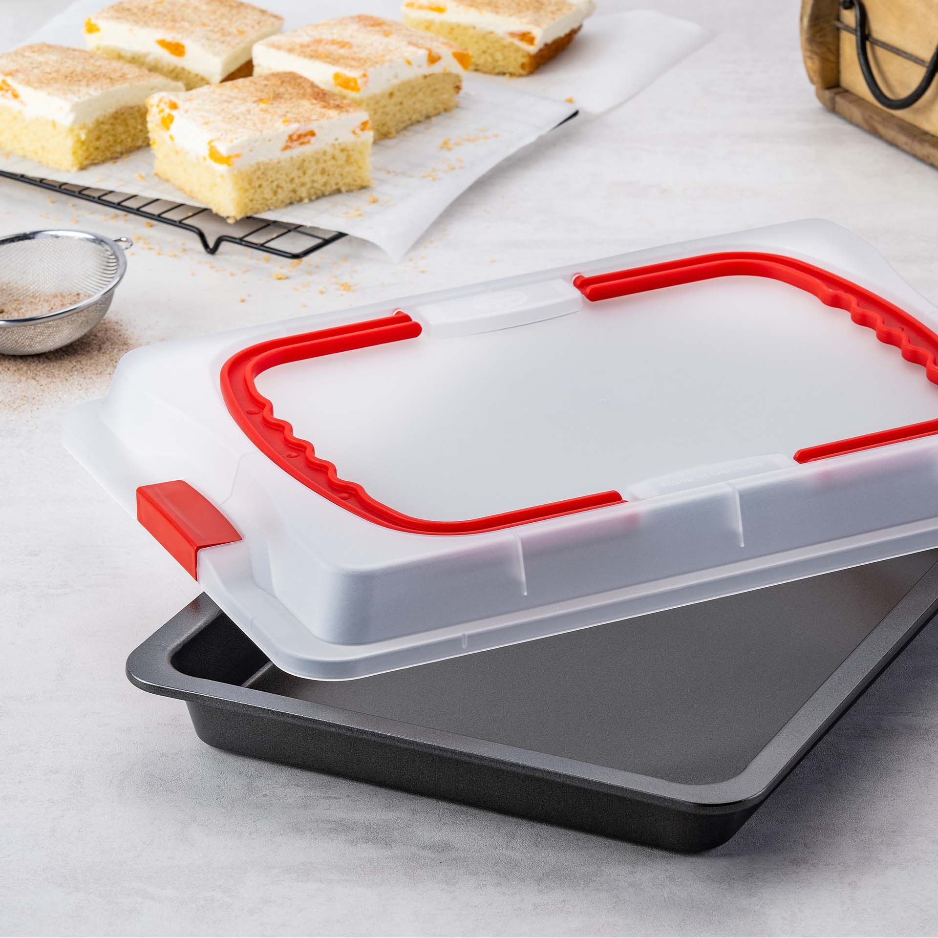 Blacha do pieczenia z osłoną transportową – wygodne pieczenie i transport