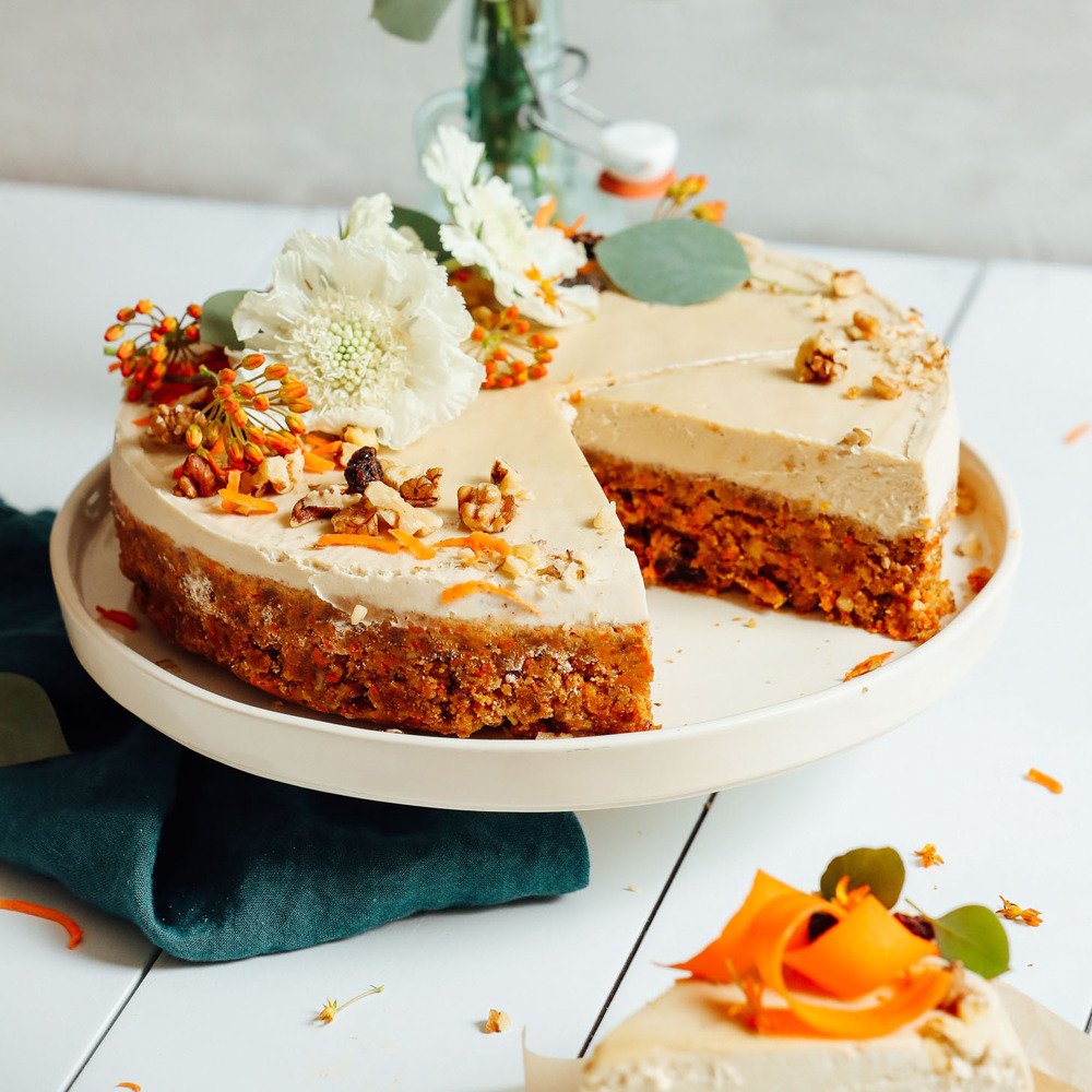 Постный морковный пирог рецепт. Морковный торт Carrot Cake. Веганский морковный кейк. Морковный торт Винервальд. Морковный Raw торт.