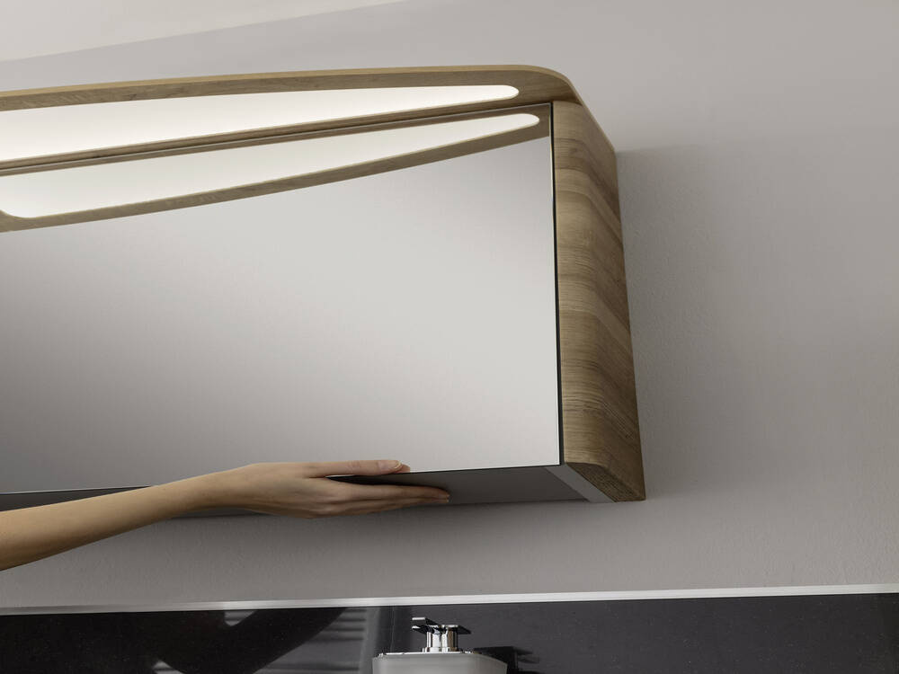 Szafka lustrzana 142 cm z kolekcji Classico w kolorze dąb górski z oświetleniem LED