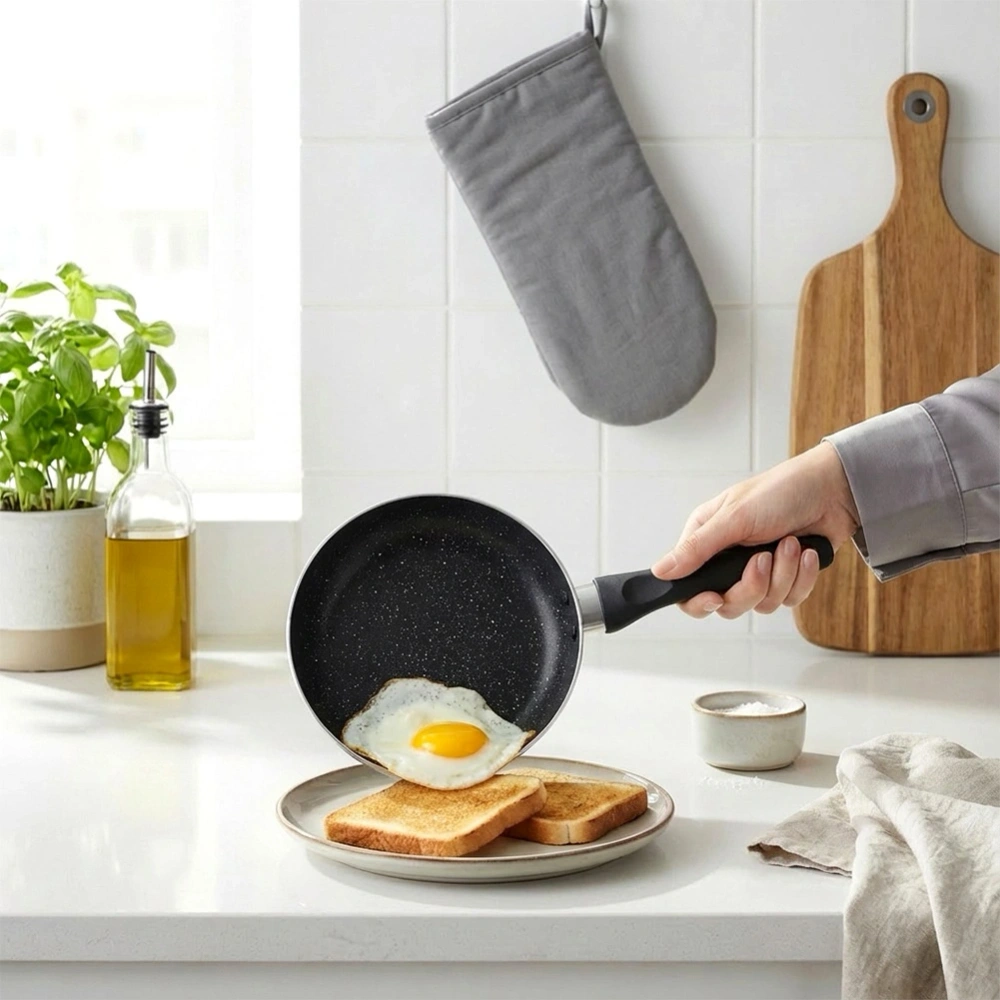 Patelnia granitowa BLACK LINE 16 cm