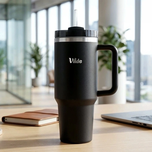 Kubek termiczny stalowy czarny z uchwytem 1,2 l