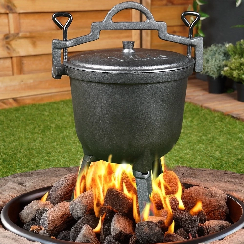 Kociołek żeliwny na nóżkach z pokrywką CAST LINE 8 l