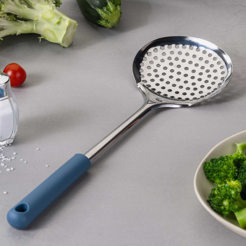 Łyżka do odcedzania Essential, niebieska - idealne narzędzie do gotowania FACKELMANN